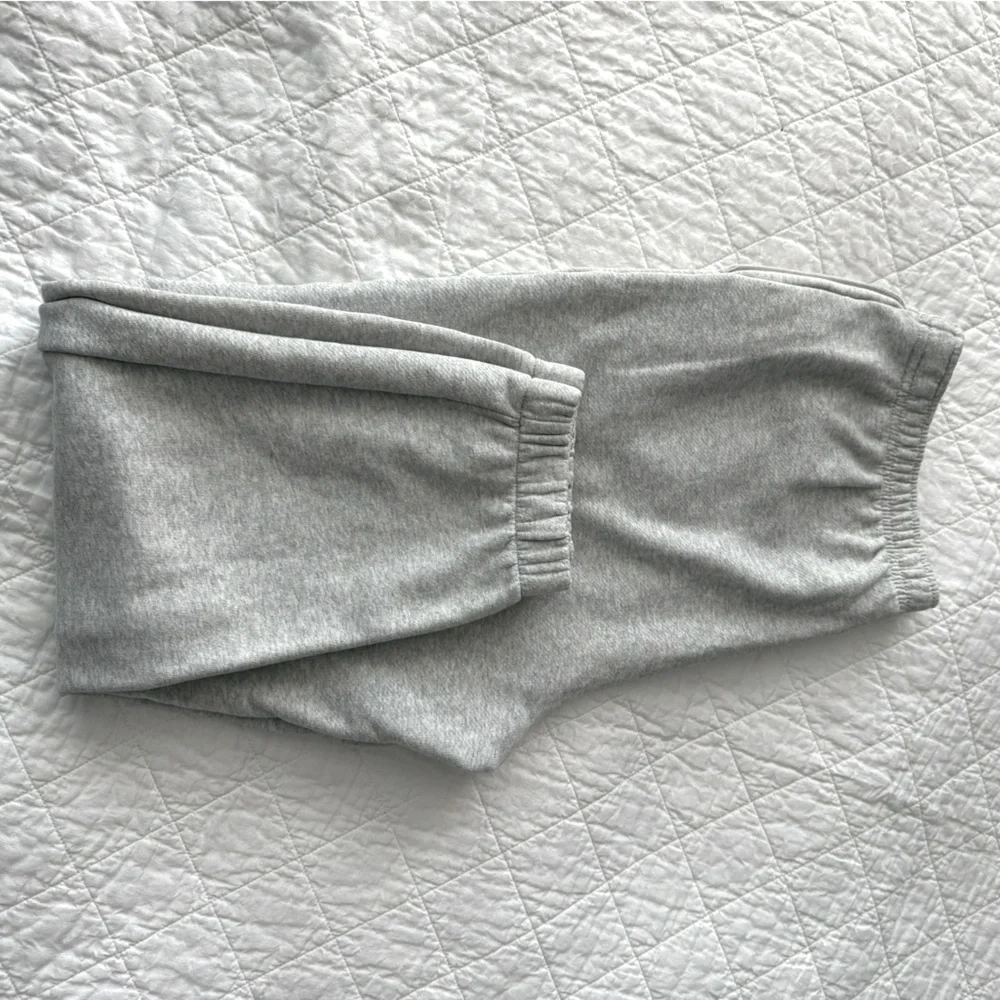 NWOT Universal Thread Cozy Gray Sweatpants - Picture 2 of 6